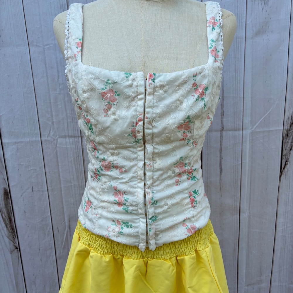 Altar'd State Floral Eyelet Corset Top White Pink Rose Hook & Eye Small TI5437AS